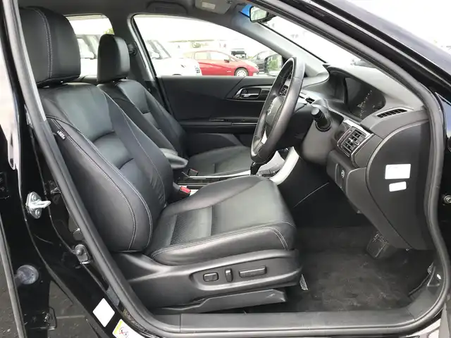 ホンダ アコード ハイブリッド LX 鳥取県 2013(平25)年 3.7万km プレミアムスパークルブラックパール 純正ナビ/フルセグ/DVD/CD/BT/バックカメラ/ビルトインETC/クルーズコントロール/黒レザーシート/前席パワーシート/運転席メモリーシート/前席シートヒーター/LEDヘットライト/フォグライト/純正17インチアルミホイール/カーテンエアバッグ/プッシュエンジンスタート/スマートキー/フロアマット/ドアバイザー