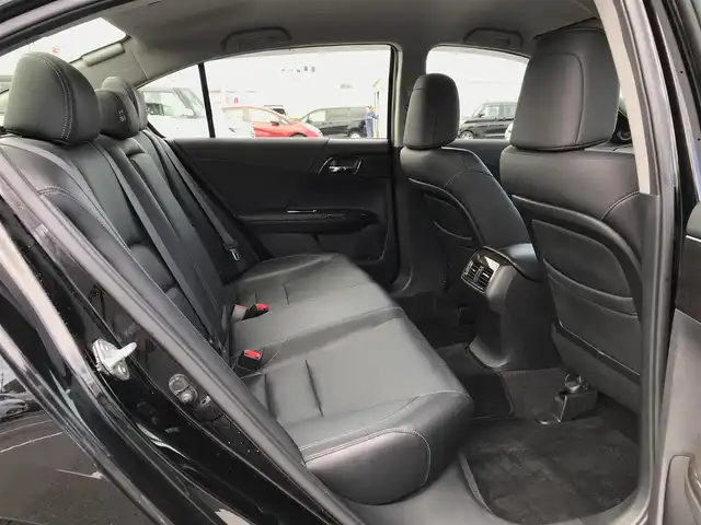 ホンダ アコード ハイブリッド LX 鳥取県 2013(平25)年 3.7万km プレミアムスパークルブラックパール 純正ナビ/フルセグ/DVD/CD/BT/バックカメラ/ビルトインETC/クルーズコントロール/黒レザーシート/前席パワーシート/運転席メモリーシート/前席シートヒーター/LEDヘットライト/フォグライト/純正17インチアルミホイール/カーテンエアバッグ/プッシュエンジンスタート/スマートキー/フロアマット/ドアバイザー