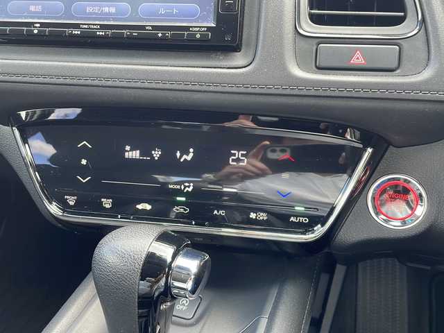 ホンダ ヴェゼル G ホンダセンシング 福井県 2018(平30)年 9.4万km プラチナホワイトパール 純正メモリナビゲーション/（CD/DVD/BT）/フルセグテレビ/バックカメラ/ホンダセンシング/アダプティブクルーズコントロール/レーンキープアシスト/ドライブレコーダー/LEDヘッドライト/オートハイビーム/オートライト/プッシュスタート/スマートキー/保証書/取扱説明書