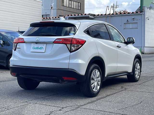 ホンダ ヴェゼル G ホンダセンシング 福井県 2018(平30)年 9.4万km プラチナホワイトパール 純正メモリナビゲーション/（CD/DVD/BT）/フルセグテレビ/バックカメラ/ホンダセンシング/アダプティブクルーズコントロール/レーンキープアシスト/ドライブレコーダー/LEDヘッドライト/オートハイビーム/オートライト/プッシュスタート/スマートキー/保証書/取扱説明書