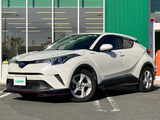 トヨタ Ｃ－ＨＲ S 静岡県 2017(平29)年 5.5万km ホワイトパールクリスタルシャイン 純正ナビ(CD/DVD/BT/フルセグ)/バックカメラ/ドライブレコーダー前後/純正ETC/純正フロアマット/純正アルミホイール/純正SportyStyleエアロ(フロント/サイド/リア)/純正アームレスト/純正レインクリアリングブルーミラー/オートエアコン/レーダークルーズコントロール/エンジンスタートボタン/パワーステアリング/パワーウィンドウ/取扱説明書/アイドリングストップ/スマートキー/スペアキー１本/ABS/横滑り防止装置/コーナーセンサー前後/レーンキープアシスト/オートライト/オートマチックハイビーム/LEDヘッドライト/W+サイドエアバッグ/カーテンエアバッグ/衝突軽減システム