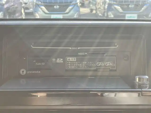 トヨタ Ｃ－ＨＲ S 静岡県 2017(平29)年 5.5万km ホワイトパールクリスタルシャイン 純正ナビ(CD/DVD/BT/フルセグ)/バックカメラ/ドライブレコーダー前後/純正ETC/純正フロアマット/純正アルミホイール/純正SportyStyleエアロ(フロント/サイド/リア)/純正アームレスト/純正レインクリアリングブルーミラー/オートエアコン/レーダークルーズコントロール/エンジンスタートボタン/パワーステアリング/パワーウィンドウ/取扱説明書/アイドリングストップ/スマートキー/スペアキー１本/ABS/横滑り防止装置/コーナーセンサー前後/レーンキープアシスト/オートライト/オートマチックハイビーム/LEDヘッドライト/W+サイドエアバッグ/カーテンエアバッグ/衝突軽減システム