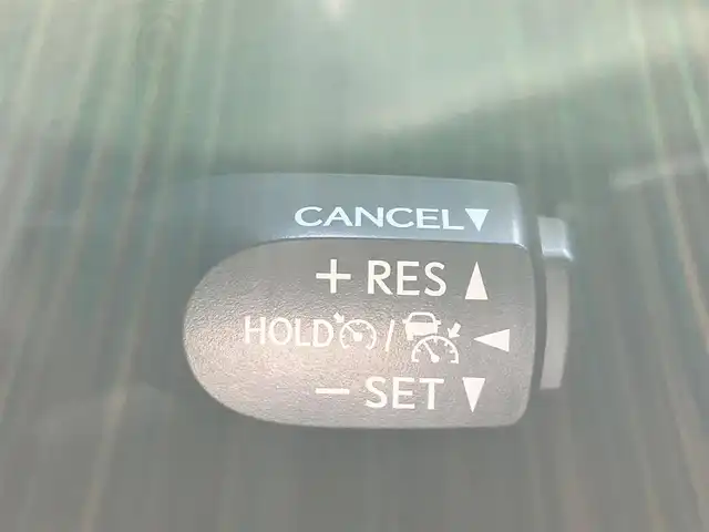 トヨタ Ｃ－ＨＲ S 静岡県 2017(平29)年 5.5万km ホワイトパールクリスタルシャイン 純正ナビ(CD/DVD/BT/フルセグ)/バックカメラ/ドライブレコーダー前後/純正ETC/純正フロアマット/純正アルミホイール/純正SportyStyleエアロ(フロント/サイド/リア)/純正アームレスト/純正レインクリアリングブルーミラー/オートエアコン/レーダークルーズコントロール/エンジンスタートボタン/パワーステアリング/パワーウィンドウ/取扱説明書/アイドリングストップ/スマートキー/スペアキー１本/ABS/横滑り防止装置/コーナーセンサー前後/レーンキープアシスト/オートライト/オートマチックハイビーム/LEDヘッドライト/W+サイドエアバッグ/カーテンエアバッグ/衝突軽減システム