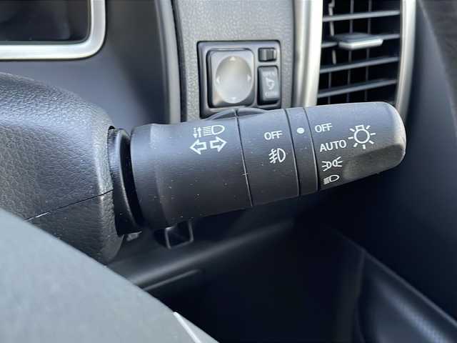 日産 ウイングロード 15M Vリミテッド 山口県 2018(平30)年 3.8万km ホワイトパール ワンオーナー/純正SDナビ　【MJ117D-A】/・Bluetooth接続/・フルセグTV/・DVD再生機能有/バックカメラ/ビルトインETC/ドライブレコーダー/横滑り防止装置/純正フロアマット/スマートキー/スペアキー有/純正16インチアルミホイール/オートエアコン/ドアバイザー/保証書/取扱説明書