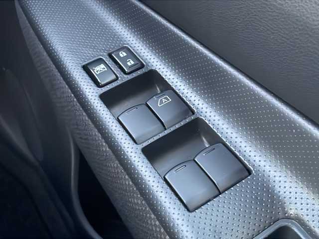 日産 ウイングロード 15M Vリミテッド 山口県 2018(平30)年 3.8万km ホワイトパール ワンオーナー/純正SDナビ　【MJ117D-A】/・Bluetooth接続/・フルセグTV/・DVD再生機能有/バックカメラ/ビルトインETC/ドライブレコーダー/横滑り防止装置/純正フロアマット/スマートキー/スペアキー有/純正16インチアルミホイール/オートエアコン/ドアバイザー/保証書/取扱説明書