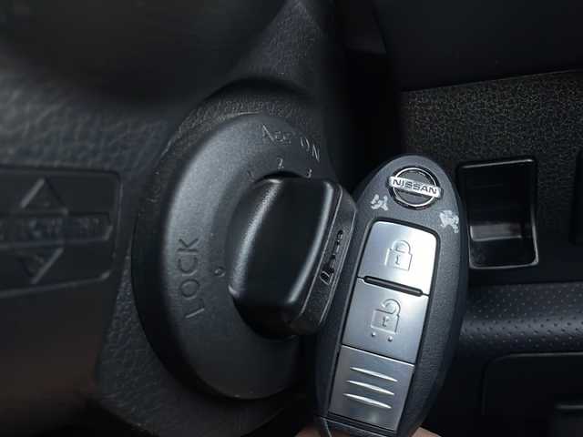 日産 ウイングロード 15M Vリミテッド 山口県 2018(平30)年 3.8万km ホワイトパール ワンオーナー/純正SDナビ　【MJ117D-A】/・Bluetooth接続/・フルセグTV/・DVD再生機能有/バックカメラ/ビルトインETC/ドライブレコーダー/横滑り防止装置/純正フロアマット/スマートキー/スペアキー有/純正16インチアルミホイール/オートエアコン/ドアバイザー/保証書/取扱説明書