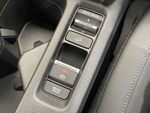 ホンダ ヴェゼル ハイブリッド e:HEV Z 愛媛県 2025(令7)年 0.1千km プラチナホワイトパール e:HEV Z　4VC4AG3　Honda CONNECTディスプレー+ETC2.0車載器+ワイヤレス充電器(231/000)/純正9型ナビ/フルセグTV/Bluetooth//AppleCarPlay/AndoroidAuto/アダプティブクルーズコントロール/シートヒーター/ステアリングヒーター/ステアリングスイッチ/置くだけ充電/パドルシフト