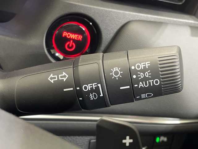 ホンダ ヴェゼル ハイブリッド e:HEV Z 愛媛県 2025(令7)年 0.1千km プラチナホワイトパール e:HEV Z　4VC4AG3　Honda CONNECTディスプレー+ETC2.0車載器+ワイヤレス充電器(231/000)/純正9型ナビ/フルセグTV/Bluetooth//AppleCarPlay/AndoroidAuto/アダプティブクルーズコントロール/シートヒーター/ステアリングヒーター/ステアリングスイッチ/置くだけ充電/パドルシフト