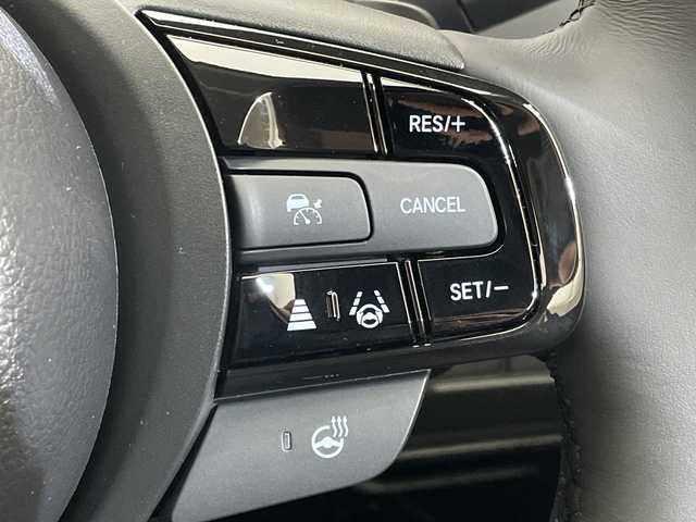 ホンダ ヴェゼル ハイブリッド e:HEV Z 愛媛県 2025(令7)年 0.1千km プラチナホワイトパール e:HEV Z　4VC4AG3　Honda CONNECTディスプレー+ETC2.0車載器+ワイヤレス充電器(231/000)/純正9型ナビ/フルセグTV/Bluetooth//AppleCarPlay/AndoroidAuto/アダプティブクルーズコントロール/シートヒーター/ステアリングヒーター/ステアリングスイッチ/置くだけ充電/パドルシフト