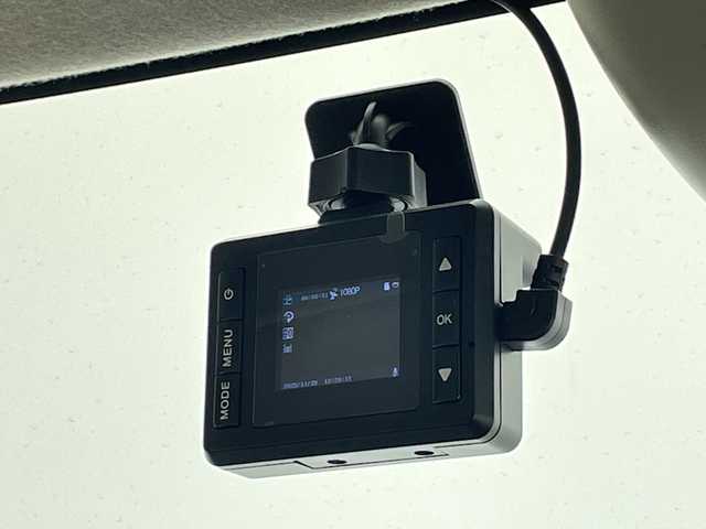 ホンダ Ｎ ＢＯＸ 愛知県 2024(令6)年 1.6万km プラチナホワイトパール ホンダセンシング/純正8型ディスプレイオーディオナビ/両側パワースライドドア/レーダークルーズコントロール/シートヒーター/バックカメラ/コーナーセンサー/LEDヘッドライト/オートマチックハイビーム/ドライブレコーダー/ETC/衝突軽減システム/フルセグ/Bluetooth/ステアリングスイッチ/スマートキー/プッシュスタート