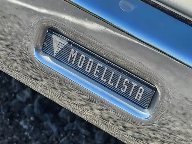 トヨタ エスクァイア ハイブリッド Gi 群馬県 2015(平27)年 7.1万km ホワイトパールクリスタルシャイン モデリスタエアロ(F/S/R)/純正9型ナビ/フルセグTV/純正11型後席ディスプレイ/両側パワースライドドア/バックモニター/ビルトインETC/ドライブレコーダー/クルーズコントロール/クリアランスソナー/LEDヘッドランプ/オートライト/デュアルオートエアコン/木目調/革巻きコンビステアリング/ステアリングスイッチ/合皮シート/モデリスタ17インチアルミホイール/スマートキー/プッシュエンジンスタート/禁煙車