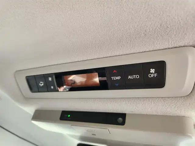 トヨタ エスクァイア ハイブリッド Gi 群馬県 2015(平27)年 7.1万km ホワイトパールクリスタルシャイン モデリスタエアロ(F/S/R)/純正9型ナビ/フルセグTV/純正11型後席ディスプレイ/両側パワースライドドア/バックモニター/ビルトインETC/ドライブレコーダー/クルーズコントロール/クリアランスソナー/LEDヘッドランプ/オートライト/デュアルオートエアコン/木目調/革巻きコンビステアリング/ステアリングスイッチ/合皮シート/モデリスタ17インチアルミホイール/スマートキー/プッシュエンジンスタート/禁煙車