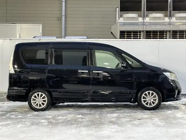日産 セレナ ハイウェイスター Vセレクション 青森県 2012(平24)年 3.6万km スーパーブラック ワンオーナー/4WD/純正メモリナビ/【AM/FM/CD/DVD/SD/BT/AUX】/フルセグテレビ/バックカメラ/クルーズコントロール/両側パワースライドドア/アイドリングストップ/純正フロアマット/純正AW夏タイヤ積込/ETC/取扱説明書/保証書