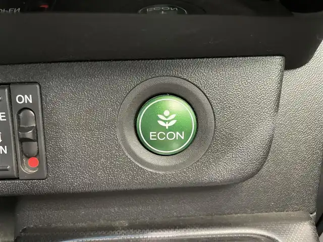 ホンダ ステップワゴン スパーダ クールスピリット ADV パッケージβ 鹿児島県 2016(平28)年 5.8万km ホワイトオーキッドパール 無限エアロ/純正9インチプレミアムインターナビ/フルセグTV/BT/CD/DVD/MSV/純正フリップダウンモニター/バックカメラ/両側パワースライドドア/レーダークルーズコントロール/ハーフレザーシート/前席シートヒーター/パドルシフト/わくわくゲート/ETC/純正LEDヘッドライト/純正17インチアルミホイール