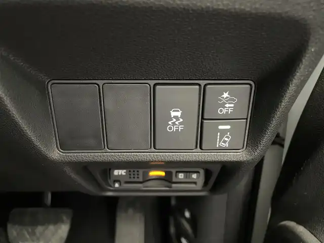 ホンダ ステップワゴン スパーダ クールスピリット ADV パッケージβ 鹿児島県 2016(平28)年 5.8万km ホワイトオーキッドパール 無限エアロ/純正9インチプレミアムインターナビ/フルセグTV/BT/CD/DVD/MSV/純正フリップダウンモニター/バックカメラ/両側パワースライドドア/レーダークルーズコントロール/ハーフレザーシート/前席シートヒーター/パドルシフト/わくわくゲート/ETC/純正LEDヘッドライト/純正17インチアルミホイール