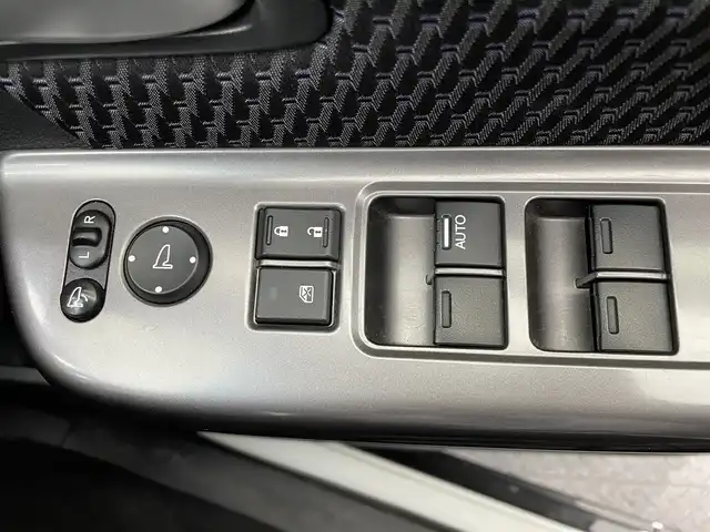 ホンダ ステップワゴン スパーダ クールスピリット ADV パッケージβ 鹿児島県 2016(平28)年 5.8万km ホワイトオーキッドパール 無限エアロ/純正9インチプレミアムインターナビ/フルセグTV/BT/CD/DVD/MSV/純正フリップダウンモニター/バックカメラ/両側パワースライドドア/レーダークルーズコントロール/ハーフレザーシート/前席シートヒーター/パドルシフト/わくわくゲート/ETC/純正LEDヘッドライト/純正17インチアルミホイール