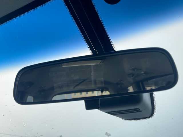 日産 セレナ ハイウェイスター Vセレ +Safty 岩手県 2015(平27)年 7.1万km ブリリアントホワイトパール 社外ナビ(MDV-D502BTW)/*CD/DVD/SD/ラジオ/Bluetooth/社外フリップダウンモニター/フルセグテレビ/バックカメラ/両側パワースライドドア/エマージェンシーブレーキ/車線逸脱警報機能/クルーズコントロール/横滑り防止機能/2列目サンシェード/ETC/アイドリングストップ/LEDヘッドライト/フォグランプ/純正15inアルミホイール/純正フロアマット/スマートキー(×2)/プッシュスタート/電動格納ミラー/ウィンカーミラー/ドアバイザー