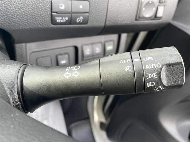 日産 セレナ ハイウェイスター Vセレ +Safty 岩手県 2015(平27)年 7.1万km ブリリアントホワイトパール 社外ナビ(MDV-D502BTW)/*CD/DVD/SD/ラジオ/Bluetooth/社外フリップダウンモニター/フルセグテレビ/バックカメラ/両側パワースライドドア/エマージェンシーブレーキ/車線逸脱警報機能/クルーズコントロール/横滑り防止機能/2列目サンシェード/ETC/アイドリングストップ/LEDヘッドライト/フォグランプ/純正15inアルミホイール/純正フロアマット/スマートキー(×2)/プッシュスタート/電動格納ミラー/ウィンカーミラー/ドアバイザー