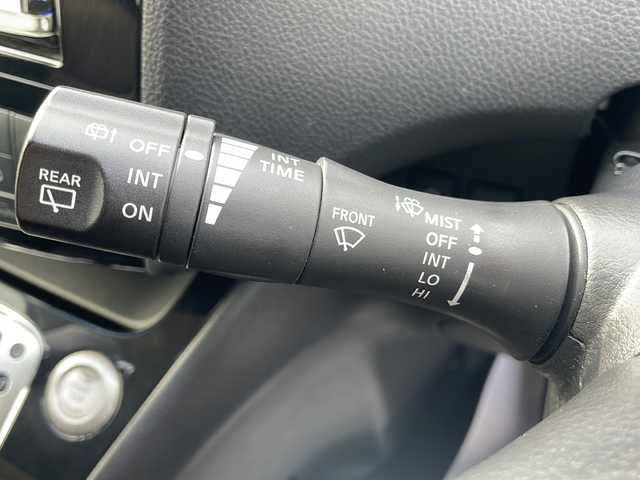 日産 セレナ ハイウェイスター Vセレ +Safty 岩手県 2015(平27)年 7.1万km ブリリアントホワイトパール 社外ナビ(MDV-D502BTW)/*CD/DVD/SD/ラジオ/Bluetooth/社外フリップダウンモニター/フルセグテレビ/バックカメラ/両側パワースライドドア/エマージェンシーブレーキ/車線逸脱警報機能/クルーズコントロール/横滑り防止機能/2列目サンシェード/ETC/アイドリングストップ/LEDヘッドライト/フォグランプ/純正15inアルミホイール/純正フロアマット/スマートキー(×2)/プッシュスタート/電動格納ミラー/ウィンカーミラー/ドアバイザー