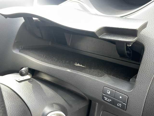 日産 セレナ ハイウェイスター Vセレ +Safty 岩手県 2015(平27)年 7.1万km ブリリアントホワイトパール 社外ナビ(MDV-D502BTW)/*CD/DVD/SD/ラジオ/Bluetooth/社外フリップダウンモニター/フルセグテレビ/バックカメラ/両側パワースライドドア/エマージェンシーブレーキ/車線逸脱警報機能/クルーズコントロール/横滑り防止機能/2列目サンシェード/ETC/アイドリングストップ/LEDヘッドライト/フォグランプ/純正15inアルミホイール/純正フロアマット/スマートキー(×2)/プッシュスタート/電動格納ミラー/ウィンカーミラー/ドアバイザー