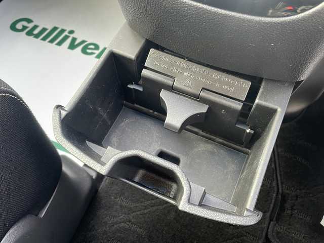 日産 セレナ ハイウェイスター Vセレ +Safty 岩手県 2015(平27)年 7.1万km ブリリアントホワイトパール 社外ナビ(MDV-D502BTW)/*CD/DVD/SD/ラジオ/Bluetooth/社外フリップダウンモニター/フルセグテレビ/バックカメラ/両側パワースライドドア/エマージェンシーブレーキ/車線逸脱警報機能/クルーズコントロール/横滑り防止機能/2列目サンシェード/ETC/アイドリングストップ/LEDヘッドライト/フォグランプ/純正15inアルミホイール/純正フロアマット/スマートキー(×2)/プッシュスタート/電動格納ミラー/ウィンカーミラー/ドアバイザー