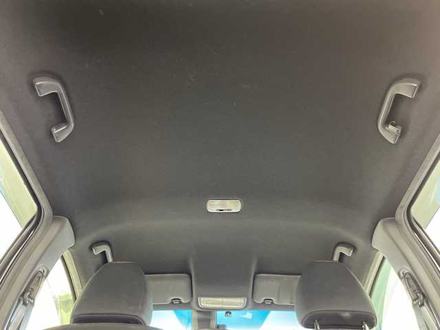 ホンダ フィット ハイブリット Sパッケージ 群馬県 2016(平28)年 5.2万km クリスタルブラックパール 禁煙車　衝突軽減ブレーキ　純正７インチナビ　バックカメラ　クルーズコントロール　LEDライト　純正１６インチアルミホイール　ステアリングリモコン　パドルシフト　ETC　ドライブレコーダー　スマートキー