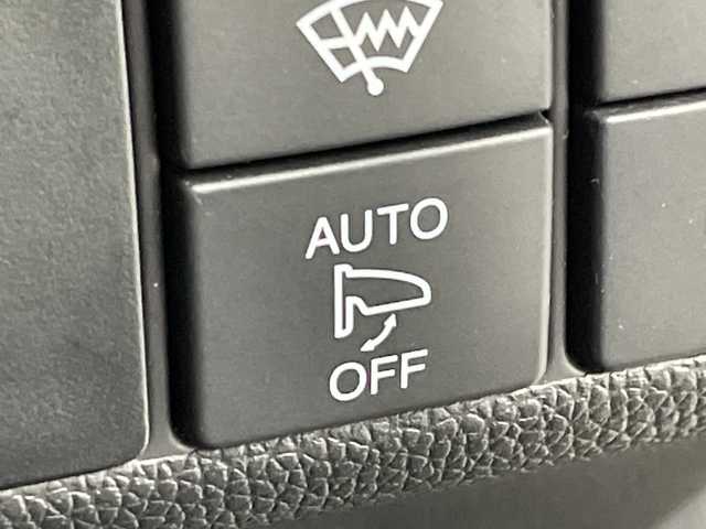 ホンダ フィット ハイブリット Sパッケージ 群馬県 2016(平28)年 5.2万km クリスタルブラックパール 禁煙車　衝突軽減ブレーキ　純正７インチナビ　バックカメラ　クルーズコントロール　LEDライト　純正１６インチアルミホイール　ステアリングリモコン　パドルシフト　ETC　ドライブレコーダー　スマートキー