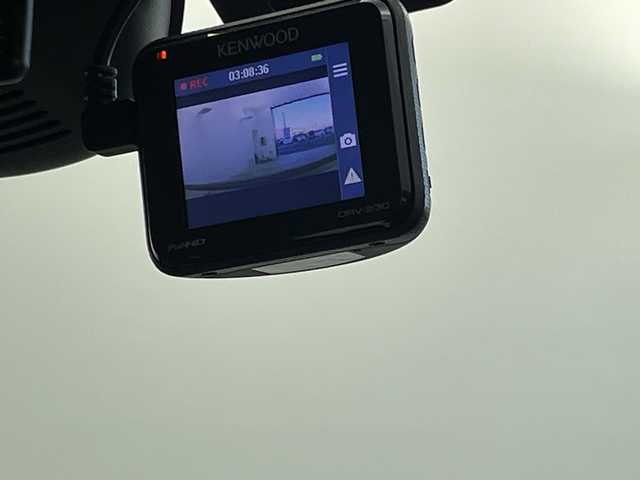 ホンダ フィット ハイブリット Sパッケージ 群馬県 2016(平28)年 5.2万km クリスタルブラックパール 禁煙車　衝突軽減ブレーキ　純正７インチナビ　バックカメラ　クルーズコントロール　LEDライト　純正１６インチアルミホイール　ステアリングリモコン　パドルシフト　ETC　ドライブレコーダー　スマートキー