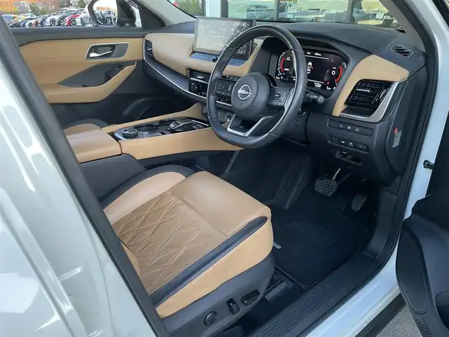 日産 エクストレイル G e－4ORCE 東京都 2023(令5)年 5.5万km ブリリアントホワイトパール/スーパーブラック 2トーン ワンオーナー/NISMOフロントリップスポイラー/NISMOスポーツマフラー/NISMOアンテナ・ピラー・バックドア・ウィングサイドガーニッシュ/純正ナビ/アラウンドビューカメラ/フルセグテレビ/Bluetooth/プロパイロット/ヘッドアップディスプレイ/インテリジェントルームミラー/ワイヤレスチャージ/ステアリングリモコン/ステアリングヒーター/シートヒーター/レザーシート/パワーシート/ETC2.0/前後コーナーセンサー/電動リアゲート/ルーフレール/リアフォグ/純正19インチアルミホイール/インテリジェントエマージェンシーブレーキ/インテリジェントクルーズコントロール/スペアキー