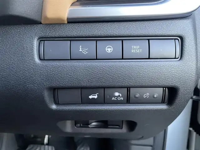 日産 エクストレイル G e－4ORCE 東京都 2023(令5)年 5.5万km ブリリアントホワイトパール/スーパーブラック 2トーン ワンオーナー/NISMOフロントリップスポイラー/NISMOスポーツマフラー/NISMOアンテナ・ピラー・バックドア・ウィングサイドガーニッシュ/純正ナビ/アラウンドビューカメラ/フルセグテレビ/Bluetooth/プロパイロット/ヘッドアップディスプレイ/インテリジェントルームミラー/ワイヤレスチャージ/ステアリングリモコン/ステアリングヒーター/シートヒーター/レザーシート/パワーシート/ETC2.0/前後コーナーセンサー/電動リアゲート/ルーフレール/リアフォグ/純正19インチアルミホイール/インテリジェントエマージェンシーブレーキ/インテリジェントクルーズコントロール/スペアキー