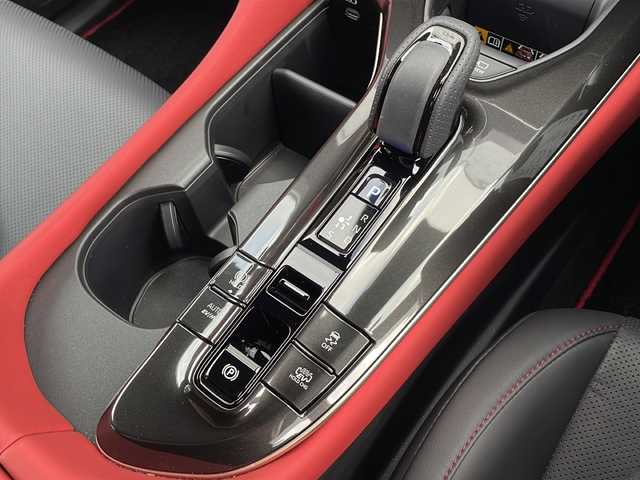 トヨタ クラウン スポーツ RS 佐賀県 2024(令6)年 0.3万km プレシャスホワイトパール ワンオーナー/純正ナビ/全方位カメラ、バックカメラ/フルセグテレビ・AM/FM/Bluetooth/オートエアコン/オートライト/クルーズコントロール/ETC/パワーシート/シートメモリ/パワーバックドア/オートブレーキホールド/ステアリングリモコン/ステアリングヒーター/パドルシフト/プッシュスタート/スマートキー/スペアキー/100V電源