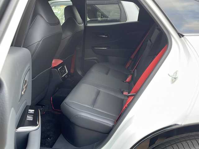 トヨタ クラウン スポーツ RS 佐賀県 2024(令6)年 0.3万km プレシャスホワイトパール ワンオーナー/純正ナビ/全方位カメラ、バックカメラ/フルセグテレビ・AM/FM/Bluetooth/オートエアコン/オートライト/クルーズコントロール/ETC/パワーシート/シートメモリ/パワーバックドア/オートブレーキホールド/ステアリングリモコン/ステアリングヒーター/パドルシフト/プッシュスタート/スマートキー/スペアキー/100V電源