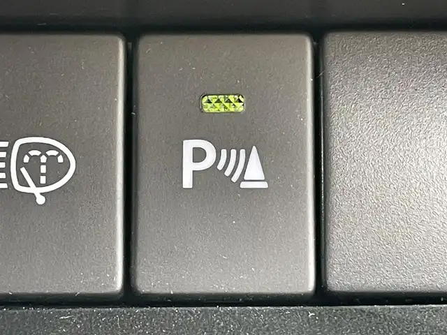 スズキ ジムニー シエラ JC 東京都 2025(令7)年 0.5万km ジャングルグリーン 社外ナビ　/Bluetooth　/フルセグTV　/FM　/AM　/シートヒーター　/クルーズコントロールシステム　/ステアリングスイッチ　/純正フロアマット　/純正アルミホイール　/純正LED　/ABS　/横滑り防止装置/レーンアシスト/オートライト/ダウンヒルアシストコントロールシステム/衝突被害軽減システム