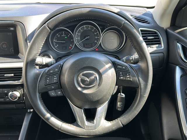 マツダ ＣＸ－５ XD 京都府 2015(平27)年 8.1万km ディープクリスタルブルーマイカ 純正ＳＤナビ　/フルセグＴＶ　/バックカメラ　/純正ＥＴＣ　/Ｗエアバッグ　/カーテンエアバッグ　/衝突軽減システム　/フルフラットシート/Ｂｌｕｅｔｏｏｔｈ　/アイドリングストップ　/ＵＳＢ　/Pスタート/スマートキー/パワーウィンドウ　/パワーステアリング/横滑り防止装置/ＴＣＳシステム/CD/純正フロアマット/前後コーナーセンサー