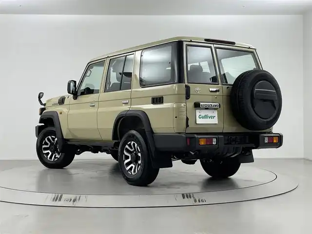 トヨタ ランドクルーザー AX 埼玉県 2025(令7)年 0.1万km未満 ベージュ 登録済未使用車/パートタイム4WD/デュアルオートマチックロッキングハブ/電動デフロック/クルーズコントロール/トヨタセーフティーセンス/プリクラッシュ セーフティ/レーンディパーチャーアラート/オートマチックハイビーム/ロードサインアシスト/発進遅れ告知/ステップ/2ndスタート/ダウンヒルアシストコントロール/オートLEDヘッドライト/ステップ