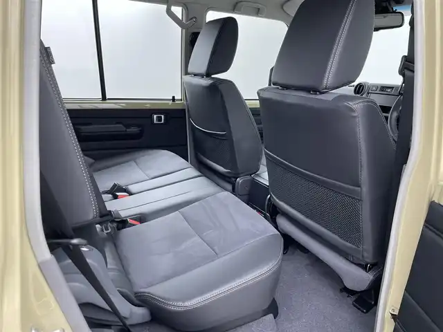 トヨタ ランドクルーザー AX 埼玉県 2025(令7)年 0.1万km未満 ベージュ 登録済未使用車/パートタイム4WD/デュアルオートマチックロッキングハブ/電動デフロック/クルーズコントロール/トヨタセーフティーセンス/プリクラッシュ セーフティ/レーンディパーチャーアラート/オートマチックハイビーム/ロードサインアシスト/発進遅れ告知/ステップ/2ndスタート/ダウンヒルアシストコントロール/オートLEDヘッドライト/ステップ
