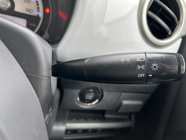 スズキ ハスラー G 滋賀県 2018(平30)年 8.9万km フェニックスレッドパール/ブルーイッシュブラックパール ガソリン（ハイブリッド）/2WD(FF)/CVT/７インチナビ/(FM/AM/CD/ワンセグ/USB)/バックカメラ/積込夏タイヤ純正ホイール付き/プリクラッシュブレーキアシスト	/運転席・助手席シートヒーター/電動格納ミラー/アイドリングストップ/ハロゲンライト/ヘッドライトライトレベリング/フルオートエアコン/プッシュスタート/スマートキー/スペアキー/純正フロアマット/ドアバイザー