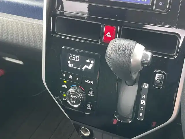 トヨタ タンク カスタムG－T 長崎県 2018(平30)年 9.7万km パールホワイトⅢ (株)IDOMが運営する【じしゃロン長崎店】の自社ローン専用車両になりますこちらは現金またはオートローンご利用時の価格です。自社ローンご希望の方は別途その旨お申付け下さい/ナビ　/バックカメラ　/両側パワースライドドア　/衝突被害軽減ブレーキ　/ＬＥＤヘッドライト　/オートライト　/フォグランプ　/クルーズコントロール　/コーナーセンサー　/アイドリングストップ　/プッシュスタート/スマートキー/電格ミラー