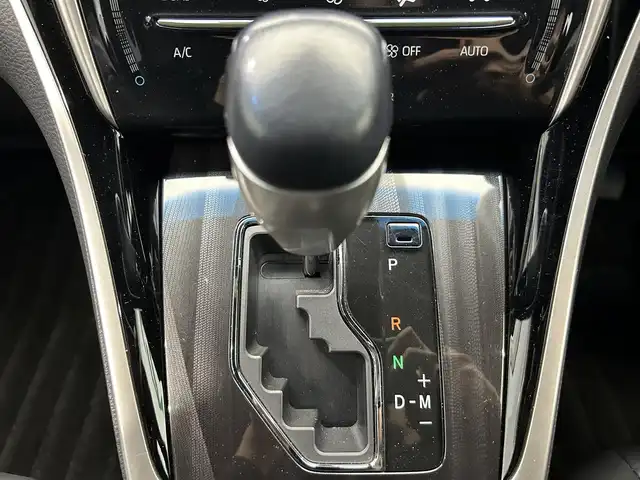 トヨタ ハリアー プレミアム 鹿児島県 2017(平29)年 4.5万km パール 純正8インチナビ/（AM/FM/フルセグＴＶ/Bluetooth）/バックカメラ/トヨタセーフティセンス/運転席パワーシート/前後ドライブレコーダー/パワーバックドア/オートブレーキホールド/電動パーキングブレーキ/純正フロアマット/純正ドアバイザー/純正アルミホイール/純正ＥＴＣ/追従型クルーズコントロール/フォグランプ