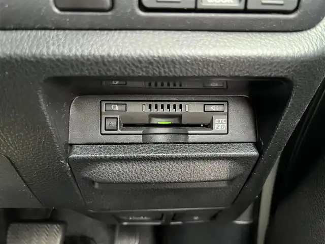 トヨタ ヴォクシー ZS 煌Ⅱ 高知県 2019(令1)年 2.7万km ホワイトパールクリスタルシャイン メモリナビ/フルセグテレビ/バックカメラ/アイドリングストップ/クルーズコントロール/両側パワースライドドア/ETC2.0/Bluetooth接続/ドライブレコーダー/純正16インチアルミホイール/ABS/横滑り防止装置/コーナーセンサー/レーンキープアシスト/盗難防止装置/オートライト/衝突被害軽減システム