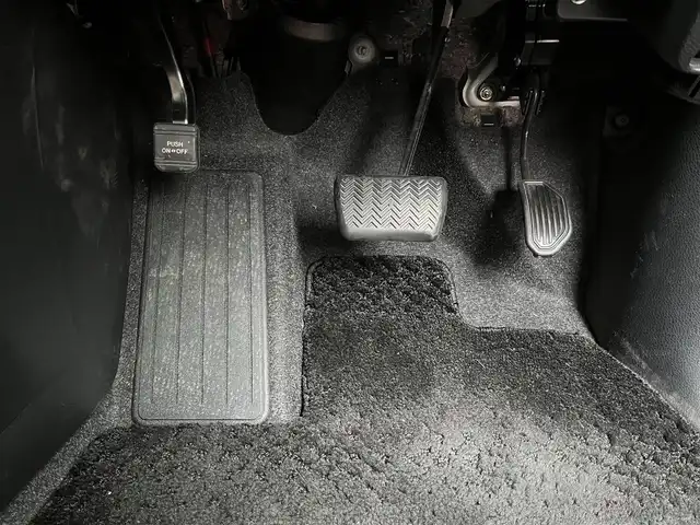トヨタ ヴォクシー ZS 煌Ⅱ 高知県 2019(令1)年 2.7万km ホワイトパールクリスタルシャイン メモリナビ/フルセグテレビ/バックカメラ/アイドリングストップ/クルーズコントロール/両側パワースライドドア/ETC2.0/Bluetooth接続/ドライブレコーダー/純正16インチアルミホイール/ABS/横滑り防止装置/コーナーセンサー/レーンキープアシスト/盗難防止装置/オートライト/衝突被害軽減システム