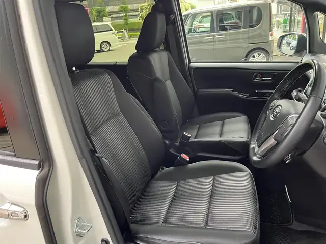 トヨタ ヴォクシー ZS 煌Ⅱ 高知県 2019(令1)年 2.7万km ホワイトパールクリスタルシャイン メモリナビ/フルセグテレビ/バックカメラ/アイドリングストップ/クルーズコントロール/両側パワースライドドア/ETC2.0/Bluetooth接続/ドライブレコーダー/純正16インチアルミホイール/ABS/横滑り防止装置/コーナーセンサー/レーンキープアシスト/盗難防止装置/オートライト/衝突被害軽減システム