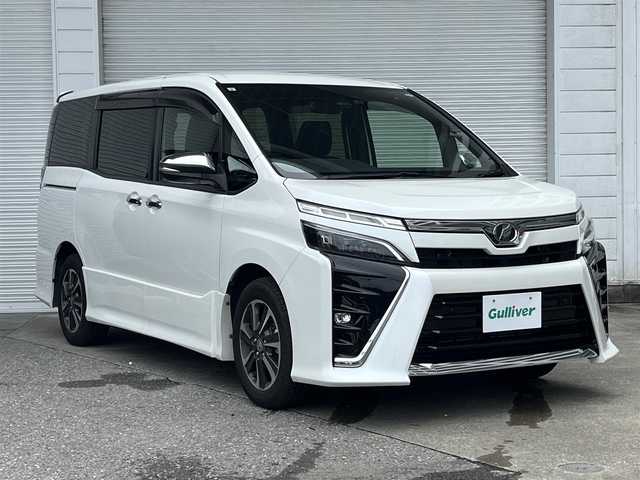 トヨタ ヴォクシー ZS 煌Ⅱ 高知県 2019(令1)年 2.7万km ホワイトパールクリスタルシャイン 純正ナビ/フルセグテレビ/バックカメラ/アイドリングストップ/クルーズコントロール/両側パワースライドドア/ETC2.0/Bluetooth接続/ドライブレコーダー/純正16インチアルミホイール/ABS/横滑り防止装置/コーナーセンサー/レーンキープアシスト/盗難防止装置/オートライト/衝突被害軽減システム