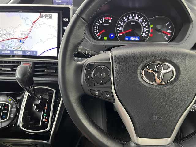 トヨタ ヴォクシー ZS 煌Ⅱ 高知県 2019(令1)年 2.7万km ホワイトパールクリスタルシャイン 純正ナビ/フルセグテレビ/バックカメラ/アイドリングストップ/クルーズコントロール/両側パワースライドドア/ETC2.0/Bluetooth接続/ドライブレコーダー/純正16インチアルミホイール/ABS/横滑り防止装置/コーナーセンサー/レーンキープアシスト/盗難防止装置/オートライト/衝突被害軽減システム