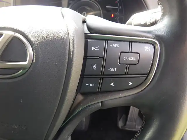 レクサス ＵＸ 250h バージョンC 千葉県 2019(令1)年 2.1万km ブラック Lexus Safety System+/・プリクラッシュセーフティ/・レーンディパーチャーアラート/・オートハイビーム/・レーダークルーズコントロール/・ブラインドスポットモニター/・RCTA（リヤクロストラフィックアラート）/パワーバックドア/前席パワーシート/シートヒーター/純正SDナビ/地デジTV/【DVD/CD再生機能　Bluetooth接続】/パノラミックビューモニター/リバース連動ドアミラー（左/右）/ドライブレコーダー（DRT-H68A）/革巻きステアリング/ステアリングヒーター/ステアリングスイッチ/パドルシフト/ETC（2.0）/LEDヘッドライト/フォグライト/ウインカーミラー/クリアランスソナー/純正17インチアルミホイル/サイド/カーテンエアバッグ/スマートキー