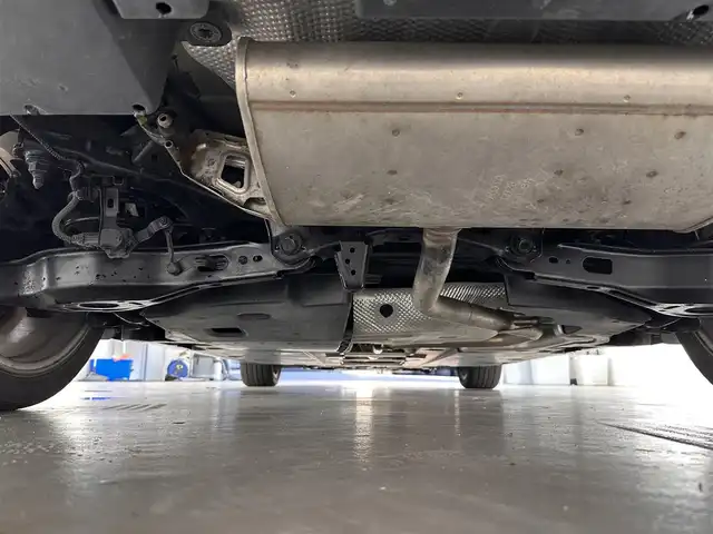 トヨタ プリウス A ツーリングセレクション 滋賀県 2016(平28)年 7.3万km アティチュードブラックマイカ 純正9インチナビ(フルセグ/DVD/Bluetooth)/ＢＳＭ/ＥＴＣ/レーダークルーズコントロール/バックカメラ/前方ドライブレコーダー/オートライト/オートハイビーム/ヘッドアップディスプレイ/前後クリアランスソナー/LED/レーンキープアシスト/横滑り防止装置/衝突軽減システム/プッシュスタート/スマートキー×2