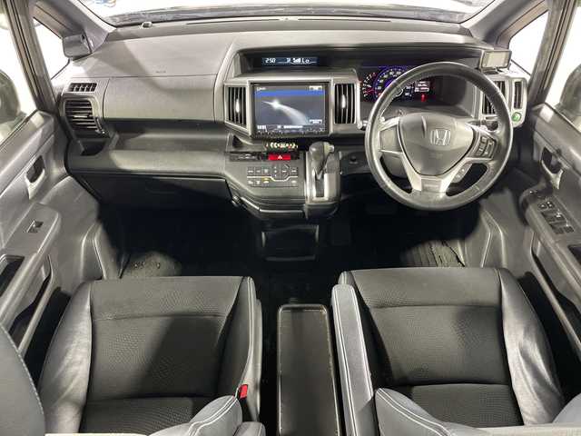 ホンダ ステップワゴン スパーダ Z クールスピリット 福岡県 2013(平25)年 12.4万km プレミアムコスミックバイオレットパール 純正9型SDナビ/（CD/DVD/BT/フルセグ）/フリップダウンモニター/バックカメラ/クルーズコントロール/コーナーセンサー/両側パワースライド/ETC/ドラレコ前後/キセノンライト/オートライト/フォグランプ/革巻きステアリング/パドルシフト/アイドリングストップ