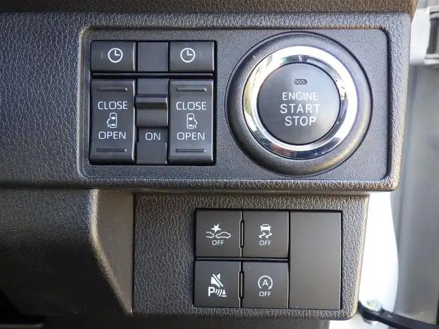 ダイハツ ムーヴ キャンバス ストライプス G 千葉県 2022(令4)年 3.8万km シャイニングホワイトパール/スムーズグレーマイカメタリック スマートアシストIII/エコアイドル/両側パワースライドドア/社外メモリーナビ/地デジTV/【DVD/CD再生機能　Bluetooth接続】/バックカメラ/ステアリングスイッチ/ETC/LEDヘッドライト/フォグライト/コーナーセンサー/サイド/カーテンエアバッグ/キーフリーシステム