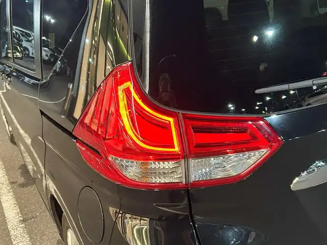 ホンダ フリード G 千葉県 2023(令5)年 2.4万km クリスタルブラックパール 社外ナビケンウッド/【DISC・ラジオ・TV・SD・CD・USB・BT・AUX】/ETC/Bカメラ/アイドリングストップ/両側パワスラ/スペアキー１本/シートヒーター（D席＋N席）/レーンキープアシスト/純正フロアマット/ウォークスルー/純正LED