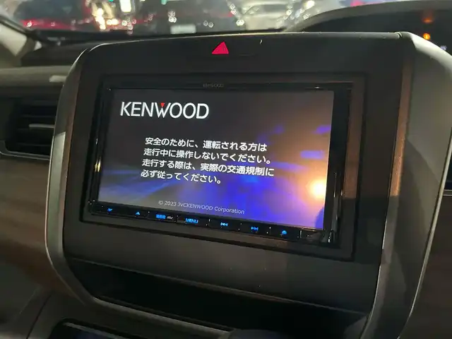 ホンダ フリード G 千葉県 2023(令5)年 2.4万km クリスタルブラックパール 社外ナビケンウッド/【DISC・ラジオ・TV・SD・CD・USB・BT・AUX】/ETC/Bカメラ/アイドリングストップ/両側パワスラ/スペアキー１本/シートヒーター（D席＋N席）/レーンキープアシスト/純正フロアマット/ウォークスルー/純正LED